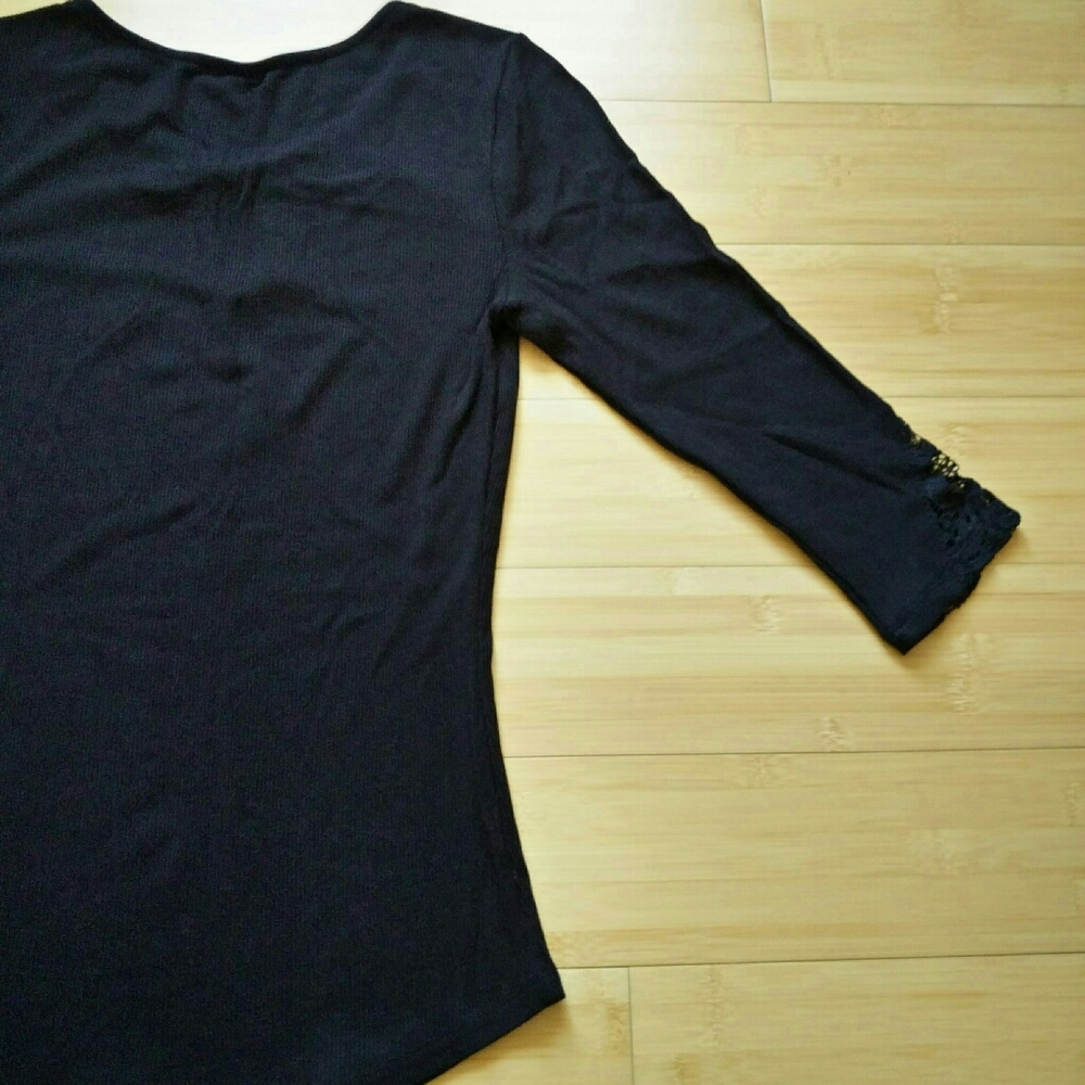Bebe Ribbed & Lace Swarovski Logo Keyhole Top - Picture 9 of 16